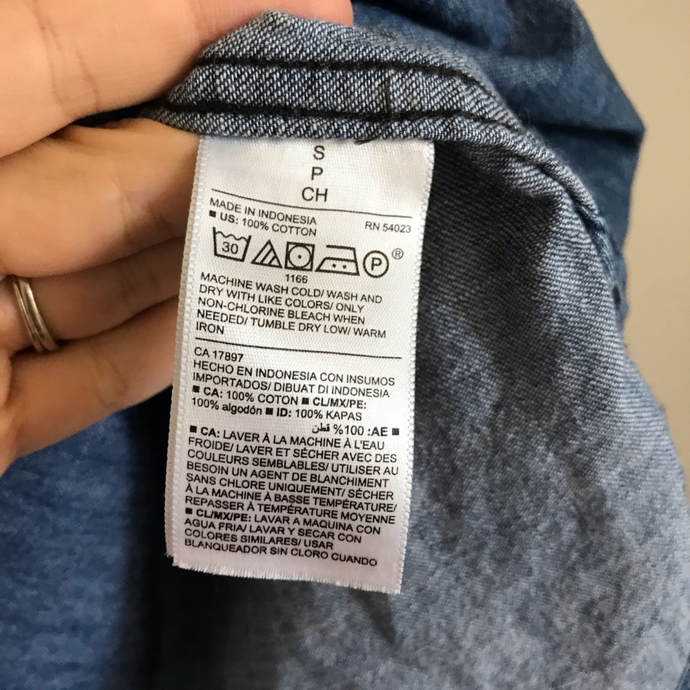 Old Navy // Button Down Top - image 4